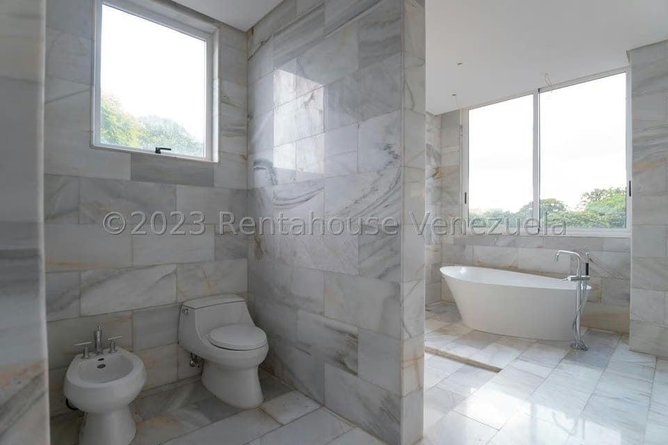 Apartamento (1 Nivel) en Venta en Campo Alegre, Distrito Metropolitano - 25