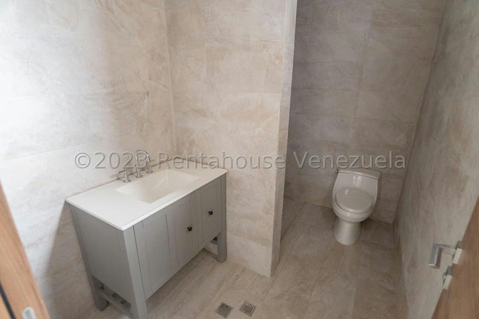 Apartamento (1 Nivel) en Venta en Campo Alegre, Distrito Metropolitano - 34
