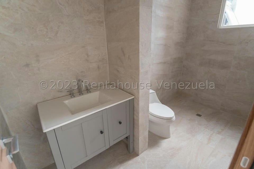 Apartamento (1 Nivel) en Venta en Campo Alegre, Distrito Metropolitano - 39