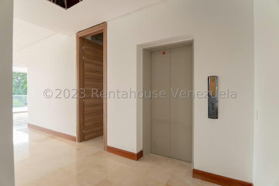 Apartamento (1 Nivel) en Venta en Campo Alegre, Distrito Metropolitano - 8