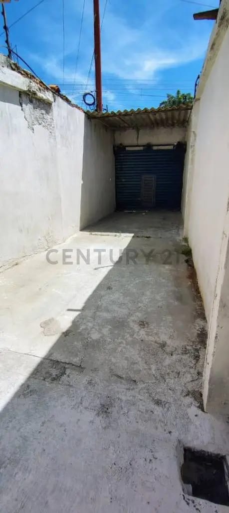 OPORTUNIDAD DE INVERSIÓN FRENTE AL HOSPITAL CENTRAL - 3