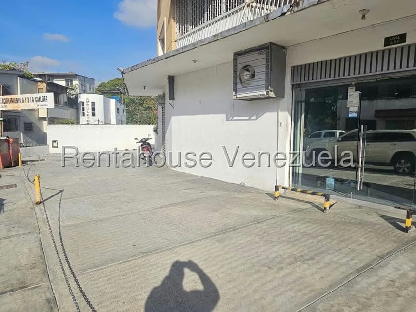 Comercial (Local Comercial) en Venta en La Carlota, Distrito Metropolitano - 2