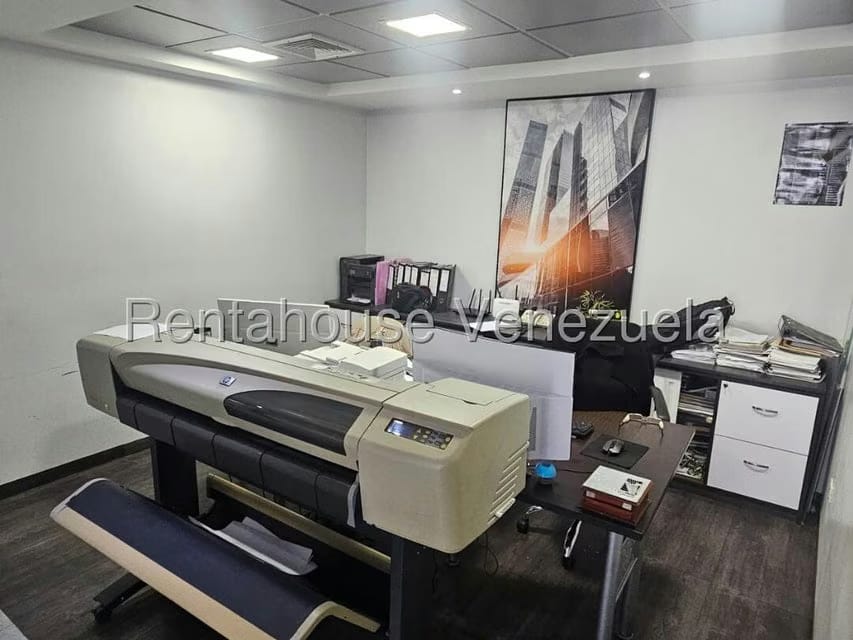 Comercial (Local Comercial) en Venta en La Carlota, Distrito Metropolitano - 11
