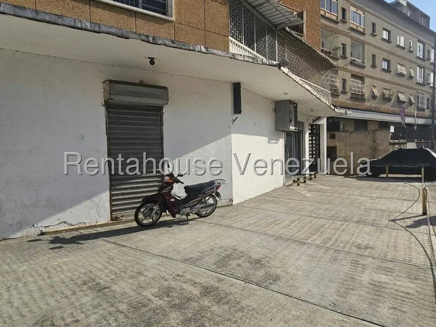 Comercial (Local Comercial) en Venta en La Carlota, Distrito Metropolitano - 3