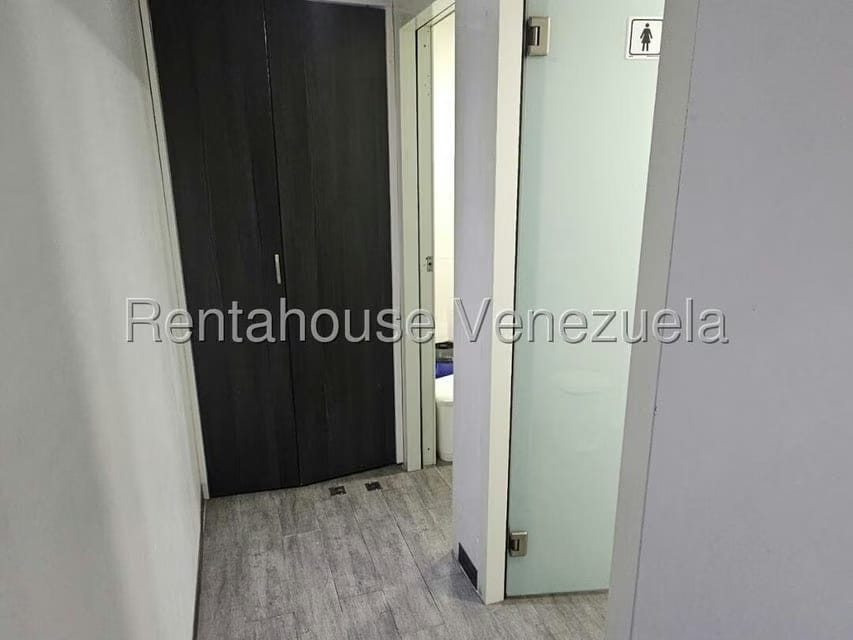 Comercial (Local Comercial) en Venta en La Carlota, Distrito Metropolitano - 7