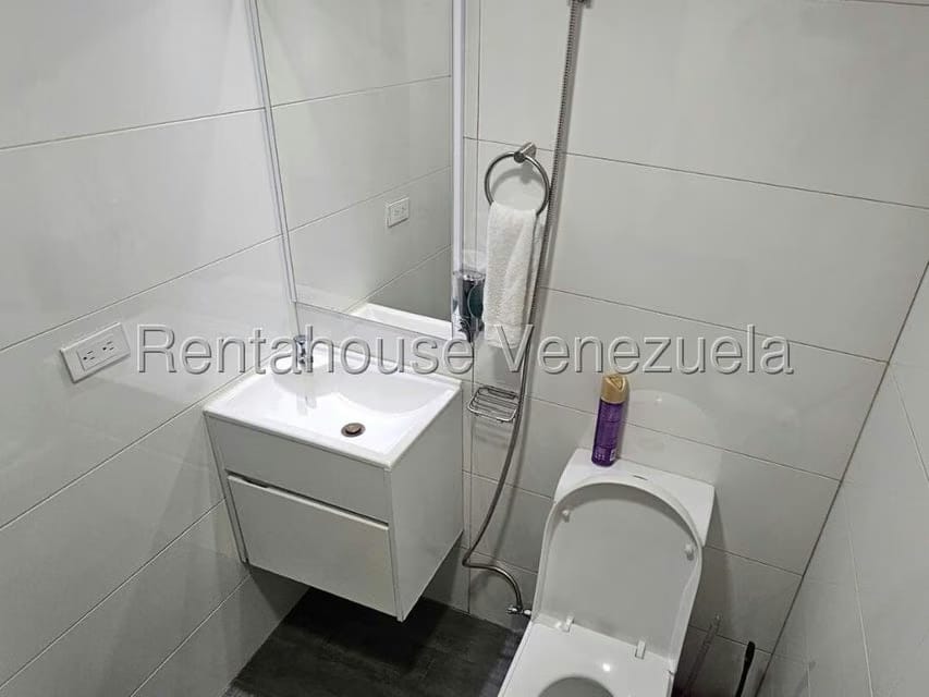 Comercial (Local Comercial) en Venta en La Carlota, Distrito Metropolitano - 9