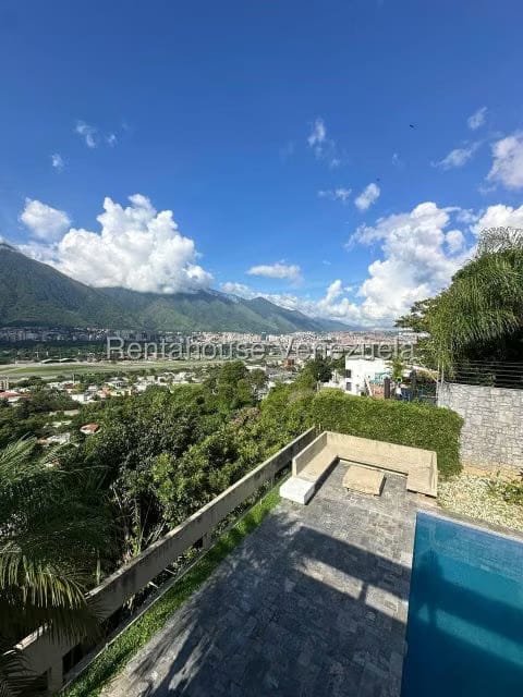 Casa (1 Nivel) en Venta en Lomas de Chuao, Distrito Metropolitano - 3