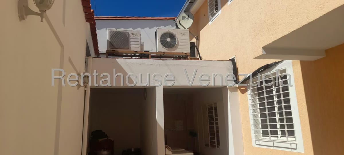 Casa (Multipes Niveles) en Venta en Vista Linda, Miranda - 27