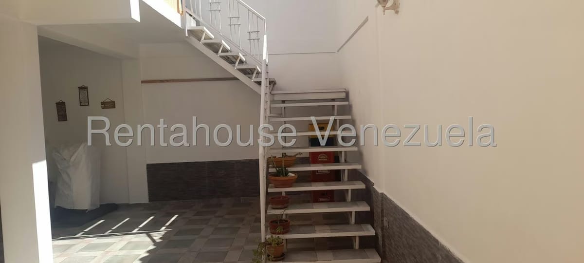 Casa (Multipes Niveles) en Venta en Vista Linda, Miranda - 32
