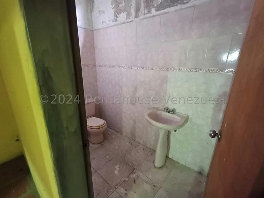 Comercial (Galpon - Deposito) en Alquiler en Antimano, Distrito Metropolitano - 12