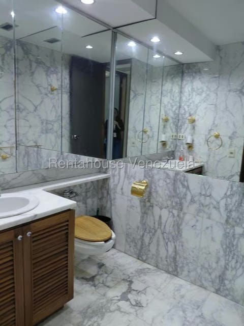 Comercial (Oficina) en Venta en Parroquia La Candelaria, Distrito Metropolitano - 6