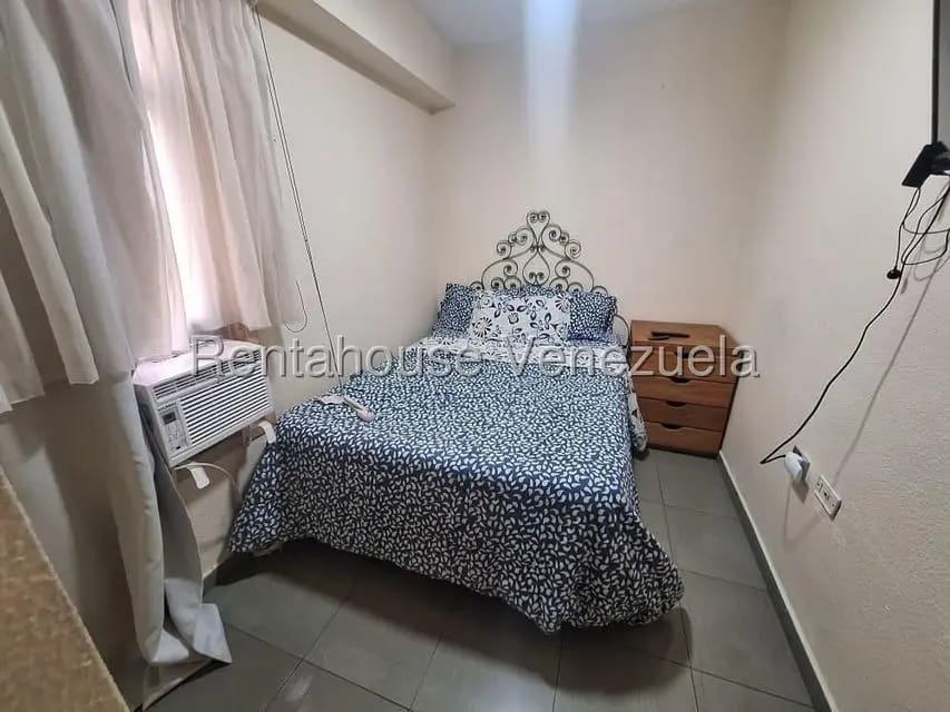 Apartamento (1 Nivel) en Alquiler en Colinas de Bello Monte, Distrito Metropolitano - 2