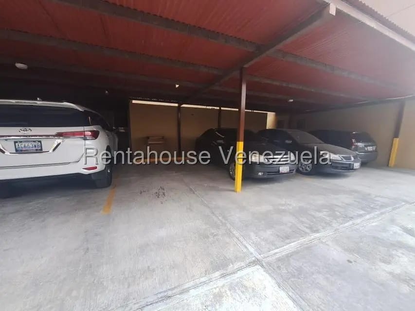 Apartamento (1 Nivel) en Alquiler en Colinas de Bello Monte, Distrito Metropolitano - 16