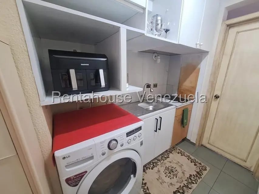 Apartamento (1 Nivel) en Alquiler en Colinas de Bello Monte, Distrito Metropolitano - 7