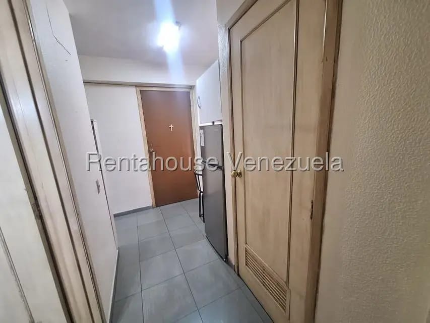 Apartamento (1 Nivel) en Alquiler en Colinas de Bello Monte, Distrito Metropolitano - 9