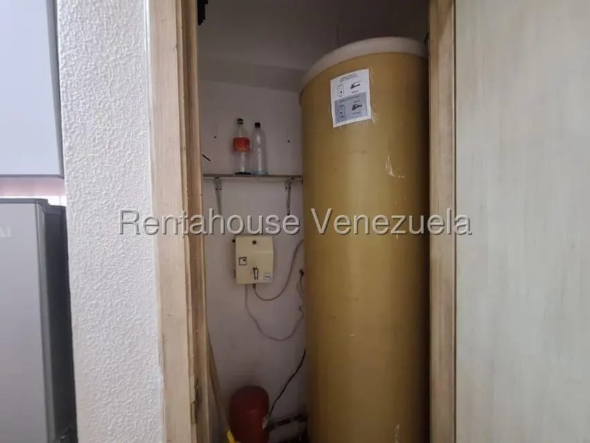 Apartamento (1 Nivel) en Alquiler en Colinas de Bello Monte, Distrito Metropolitano - 10