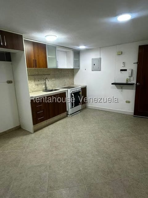 Apartamento (1 Nivel) en Alquiler en Macaracuay, Distrito Metropolitano - 2