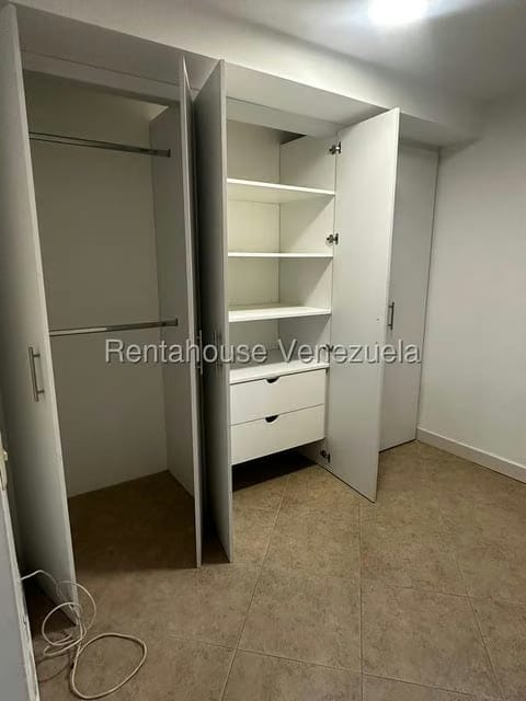 Apartamento (1 Nivel) en Alquiler en Macaracuay, Distrito Metropolitano - 15
