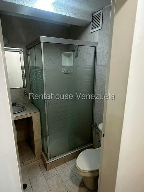 Apartamento (1 Nivel) en Alquiler en Macaracuay, Distrito Metropolitano - 8