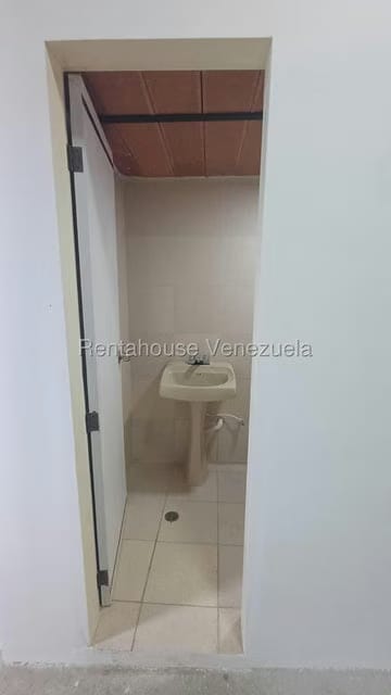 Comercial (Local Comercial) en Alquiler en Ruiz Pineda, Miranda - 7