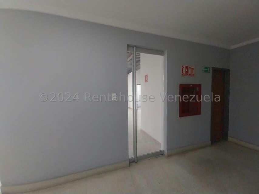Comercial (Oficina) en Alquiler en Zona Industrial, Carabobo - 4