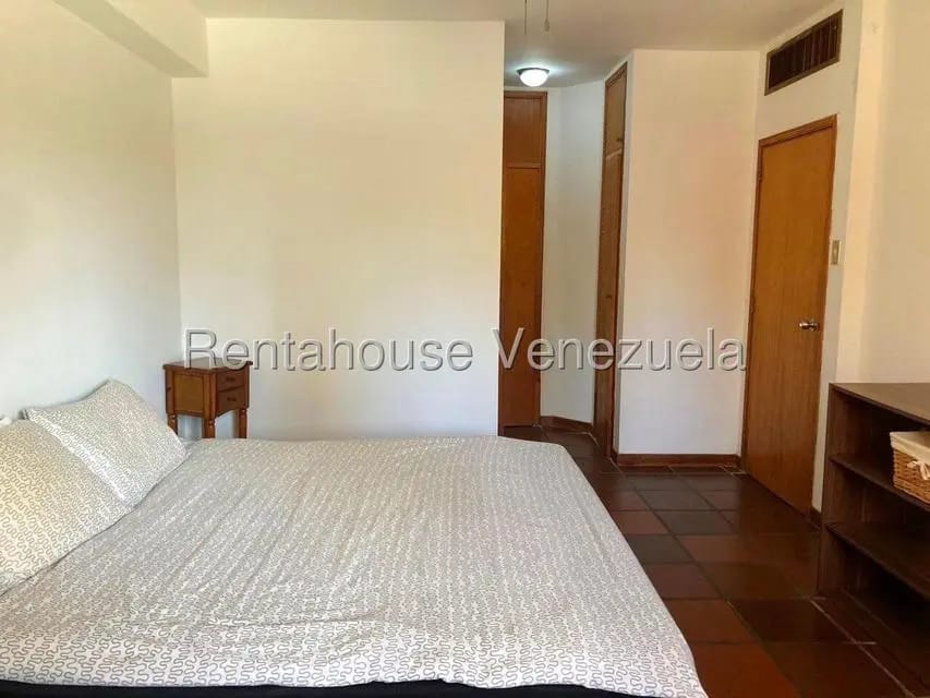 Apartamento (1 Nivel) en Alquiler en La Lago, Zulia - 14