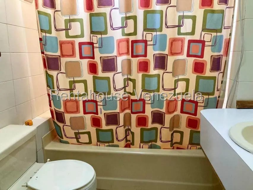 Apartamento (1 Nivel) en Alquiler en La Lago, Zulia - 15