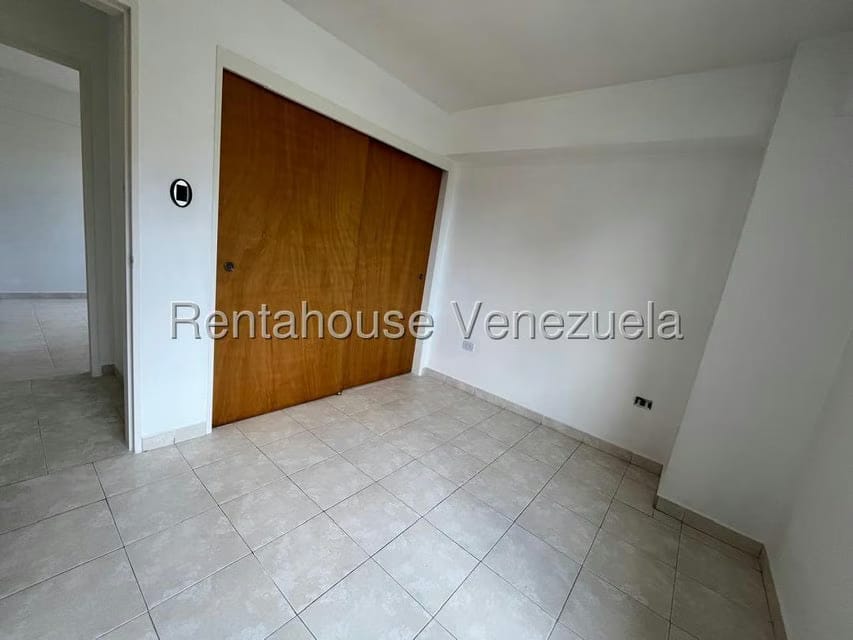 Apartamento (1 Nivel) en Alquiler en Los Mangos, Carabobo - 11