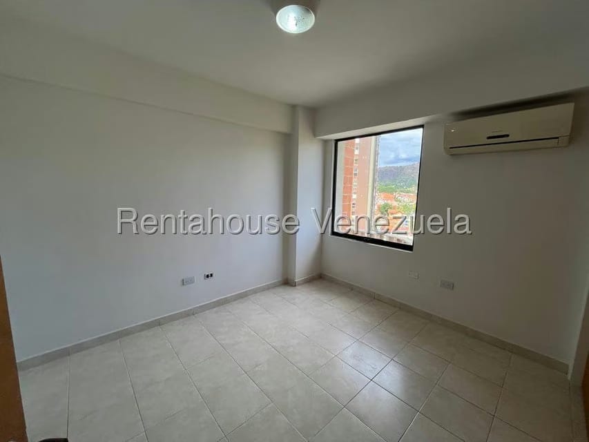 Apartamento (1 Nivel) en Alquiler en Los Mangos, Carabobo - 13