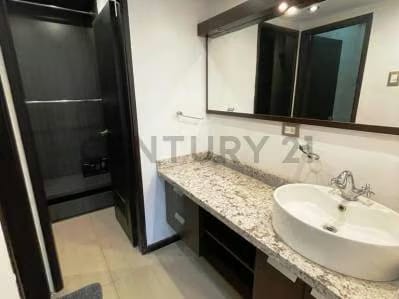 C21 VENDE MODERNO APTO PLAZA CAMPO Ave El Milagro - 7