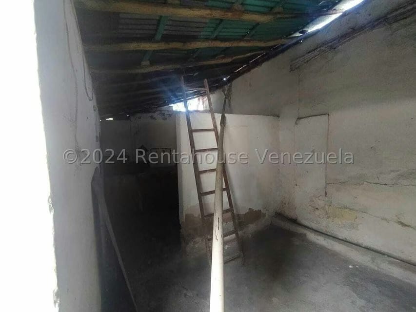 Terreno (Comercial) en Venta en Avenida Miranda, Aragua - 13