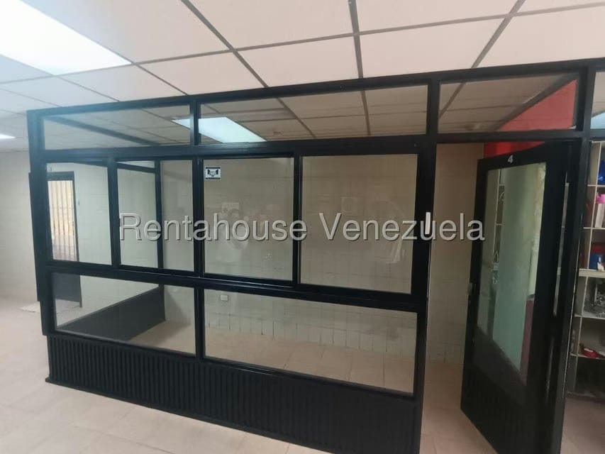 Comercial (Local Comercial) en Alquiler en El Parque, Lara - 3