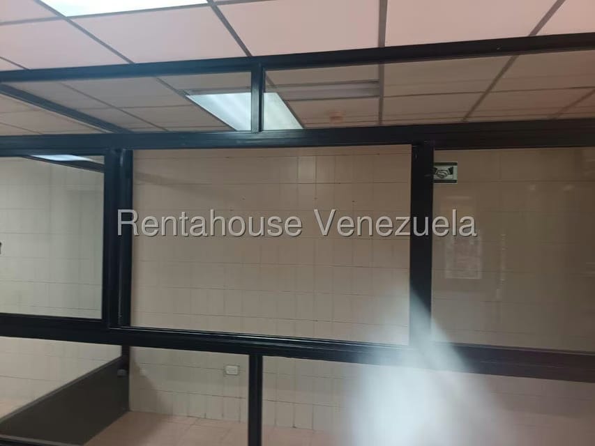Comercial (Local Comercial) en Alquiler en El Parque, Lara - 8