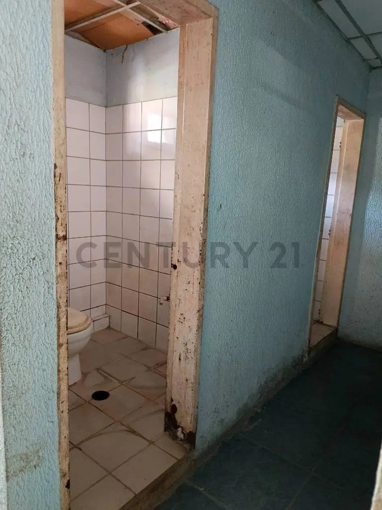 En Venta Galpón - 7