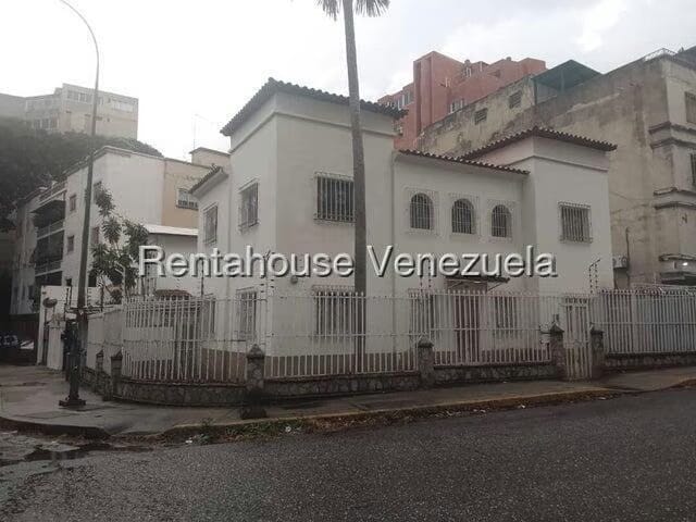 Casa (Duplex) en Venta en San Bernardino, Distrito Metropolitano