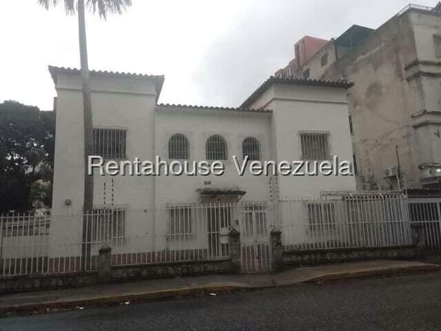 Casa (Duplex) en Venta en San Bernardino, Distrito Metropolitano - 2