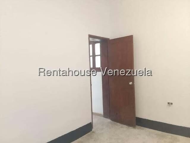 Casa (Duplex) en Venta en San Bernardino, Distrito Metropolitano - 11
