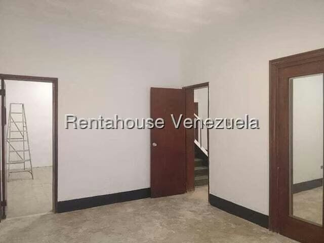 Casa (Duplex) en Venta en San Bernardino, Distrito Metropolitano - 12