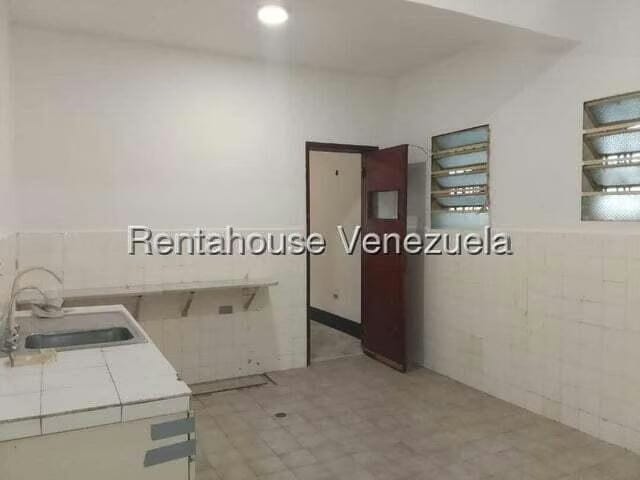 Casa (Duplex) en Venta en San Bernardino, Distrito Metropolitano - 17