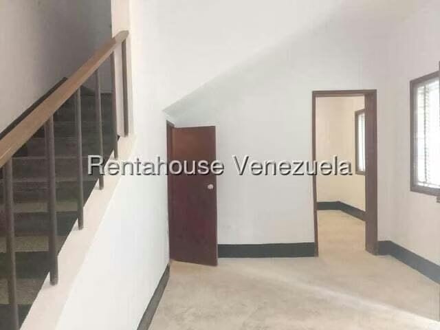 Casa (Duplex) en Venta en San Bernardino, Distrito Metropolitano - 23