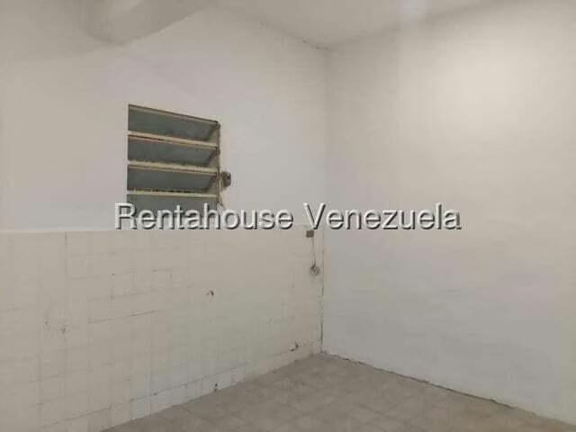 Casa (Duplex) en Venta en San Bernardino, Distrito Metropolitano - 25