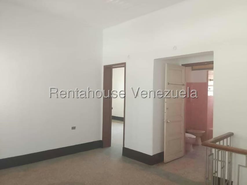 Casa (Duplex) en Venta en San Bernardino, Distrito Metropolitano - 28