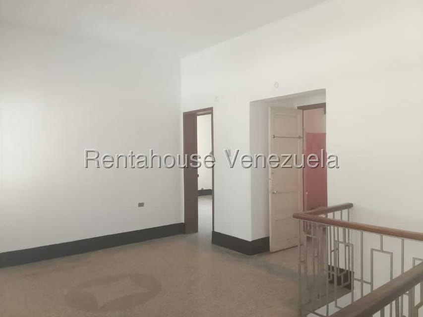 Casa (Duplex) en Venta en San Bernardino, Distrito Metropolitano - 32
