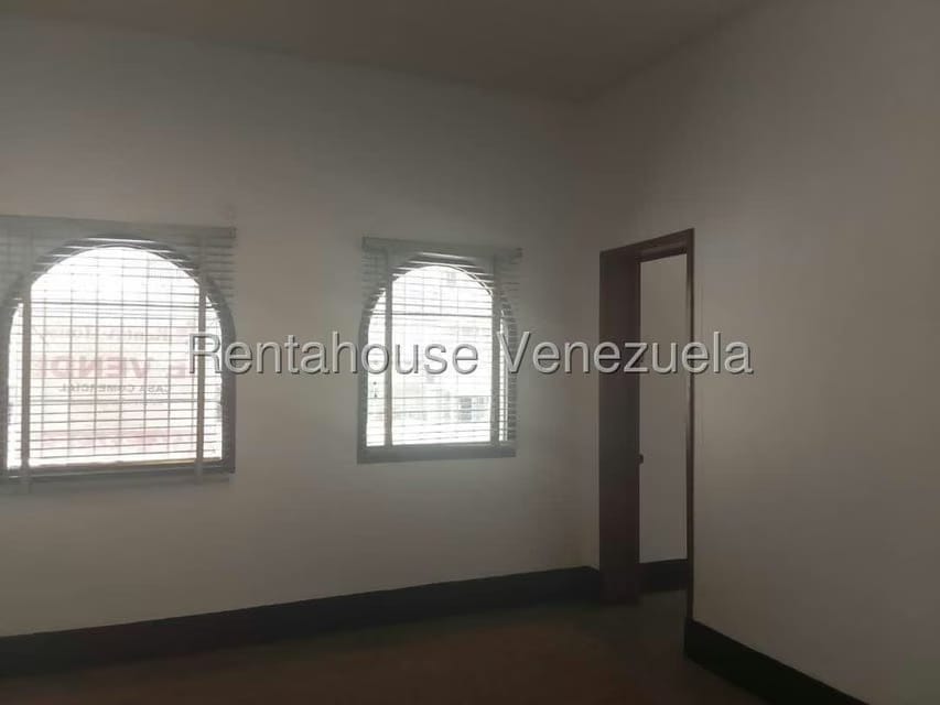 Casa (Duplex) en Venta en San Bernardino, Distrito Metropolitano - 35