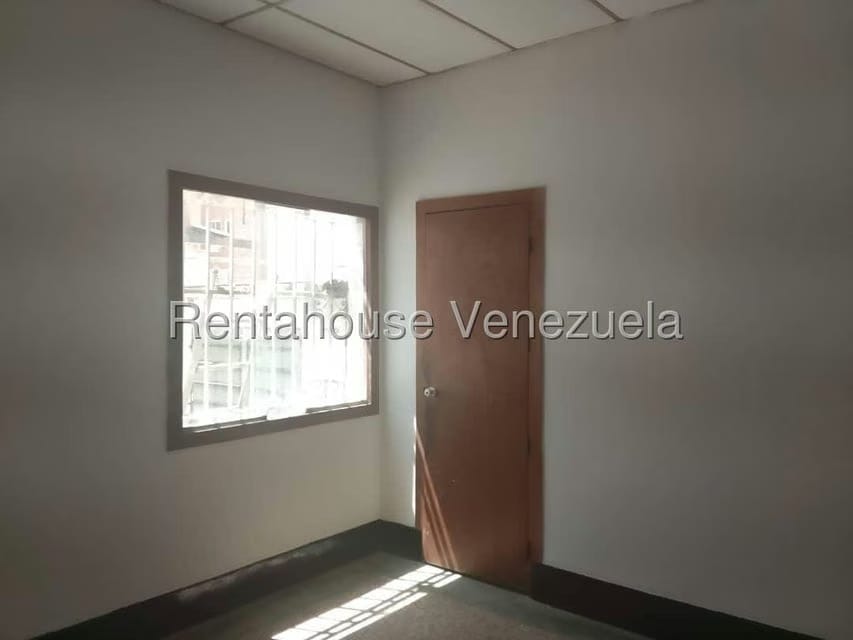 Casa (Duplex) en Venta en San Bernardino, Distrito Metropolitano - 36