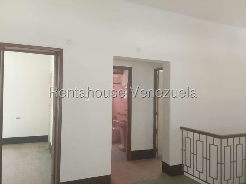 Casa (Duplex) en Venta en San Bernardino, Distrito Metropolitano - 40