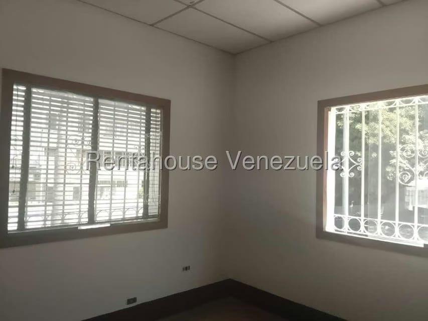 Casa (Duplex) en Venta en San Bernardino, Distrito Metropolitano - 41