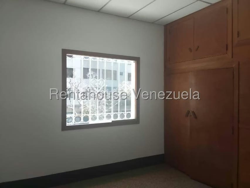 Casa (Duplex) en Venta en San Bernardino, Distrito Metropolitano - 43