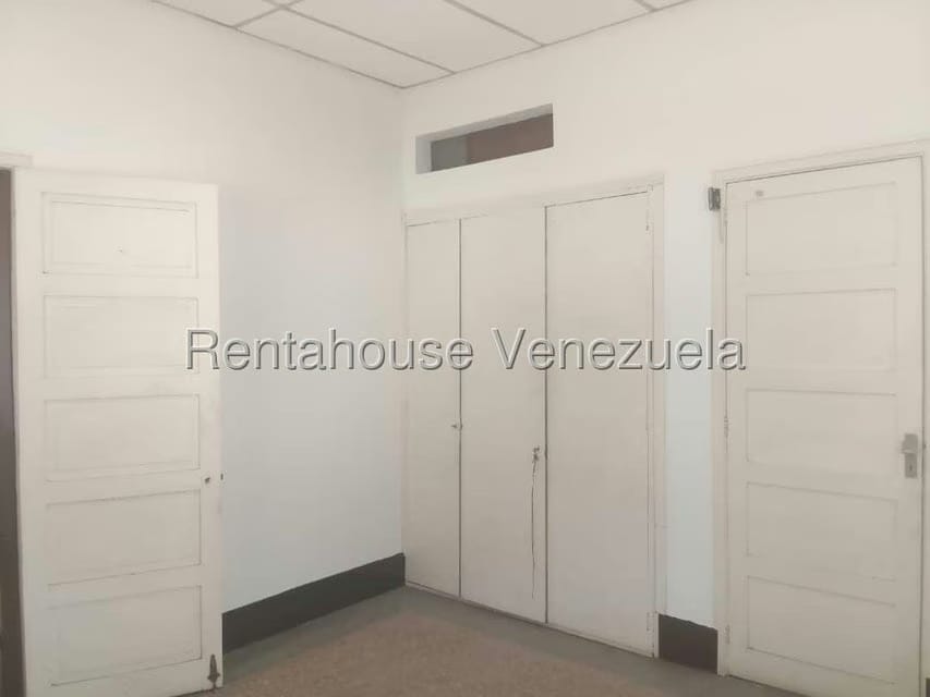 Casa (Duplex) en Venta en San Bernardino, Distrito Metropolitano - 44