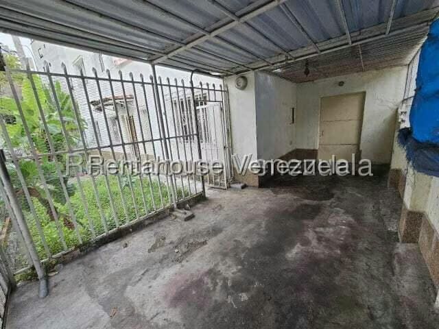 Casa (Duplex) en Venta en San Bernardino, Distrito Metropolitano - 47